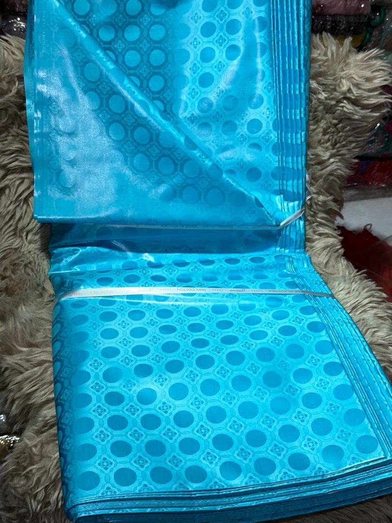 BLEU CLAIR 1